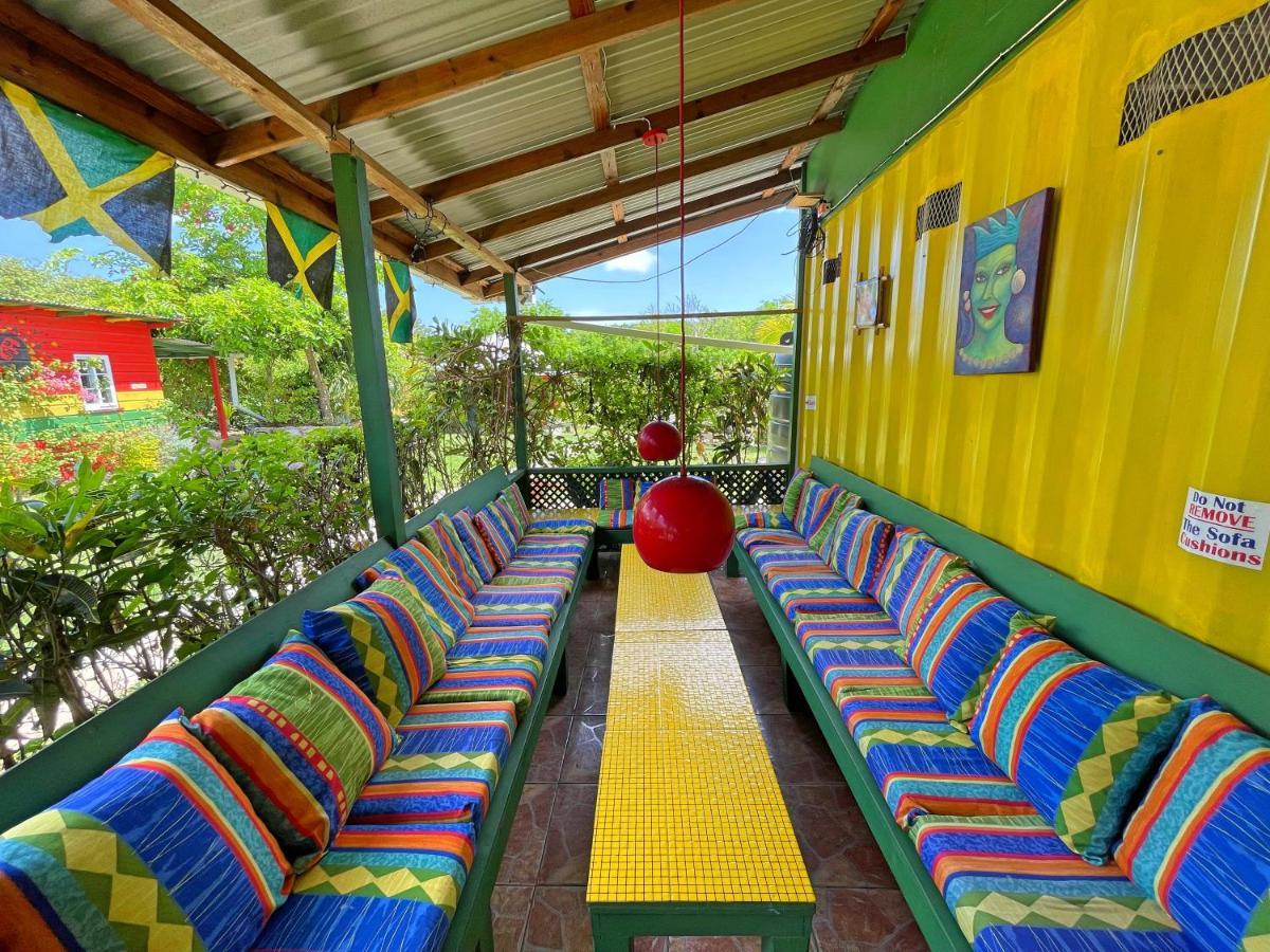 Judy House 2 - Lewis Backpacker Hostel Little Bay Exterior foto