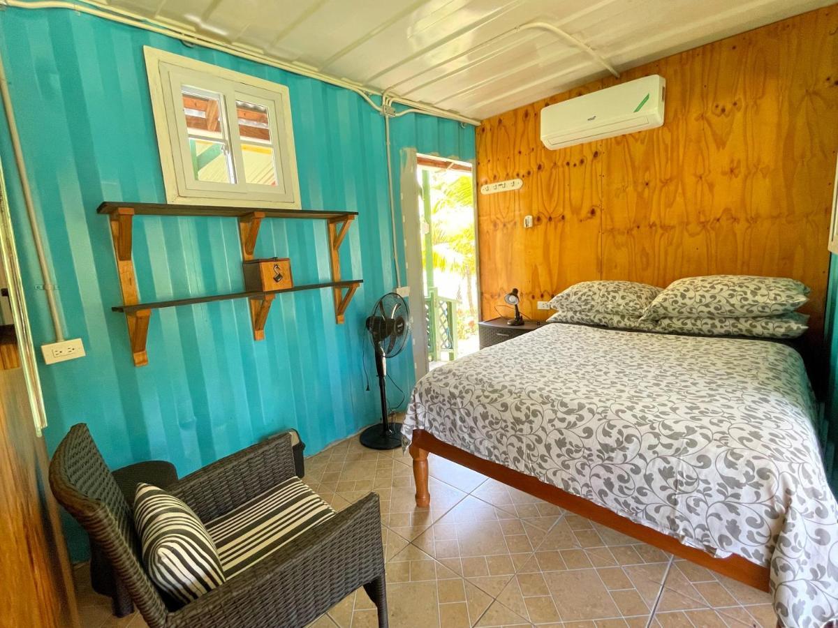 Judy House 2 - Lewis Backpacker Hostel Little Bay Quarto foto