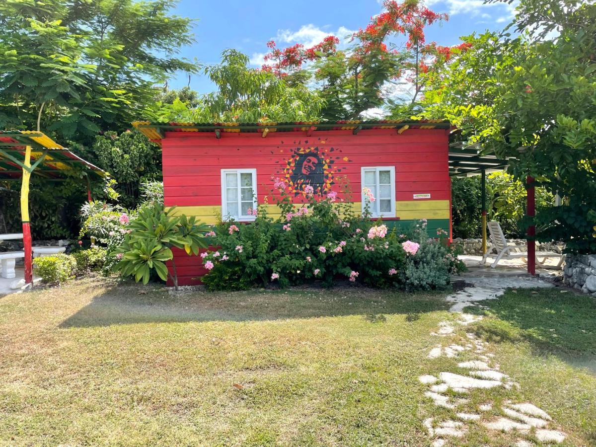Judy House 2 - Lewis Backpacker Hostel Little Bay Exterior foto